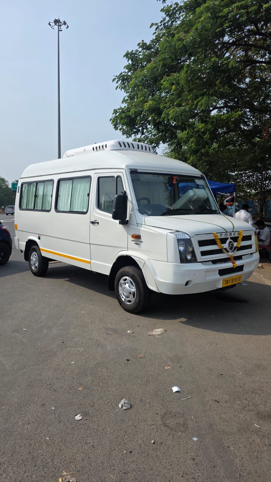 14 Seater Luxury Tempo Traveller