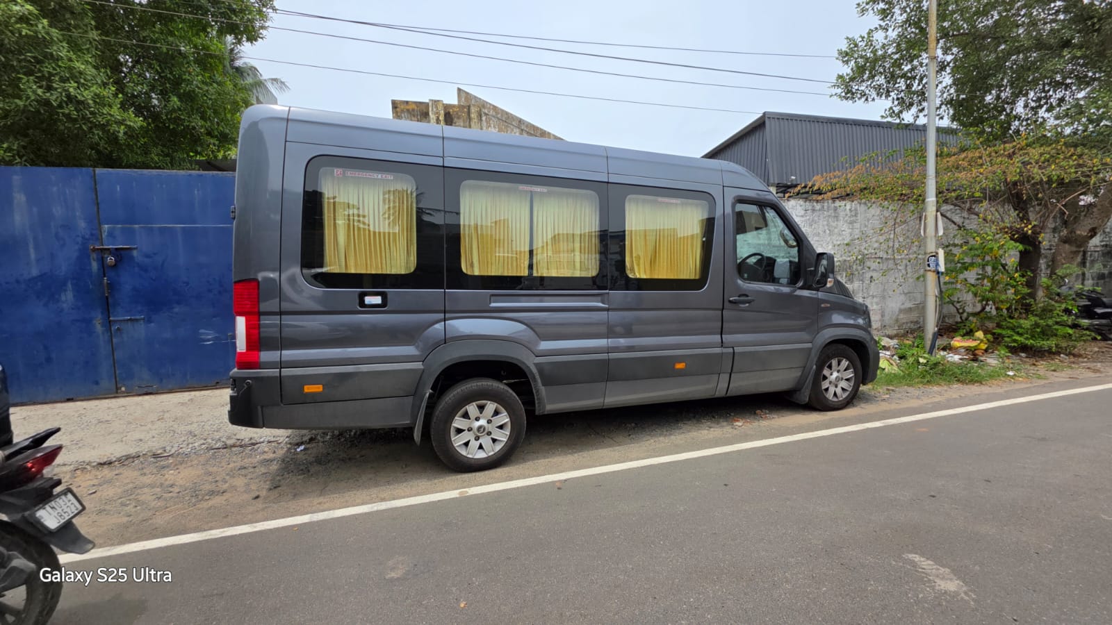 12 Seater Urbania